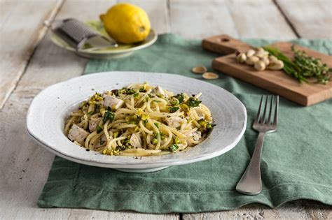 Ricetta Pasta Con Pesce Spada Pistacchi E Scorza Di Limone Cucchiaio