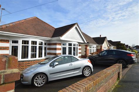 Newmorton Road Bournemouth Bh9 3 Bed Bungalow £1 700 Pcm £392 Pw