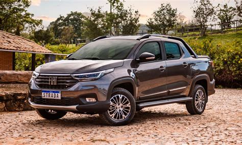 Fiat Strada ganha câmbio automático e versão Ranch Revista Carro