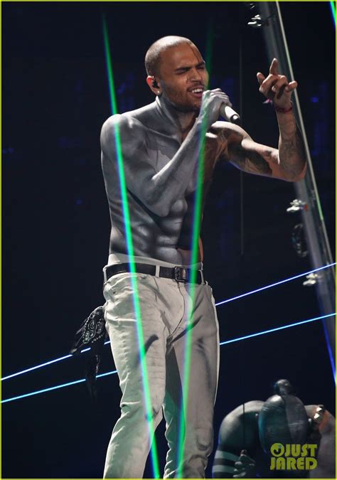 Chris Brown Shirtless For Bet Awards Performance Photo 2681920 Chris Brown Shirtless