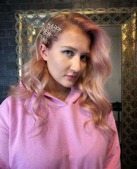 12 Holiday Hairstyles For Making The Season Sparkle