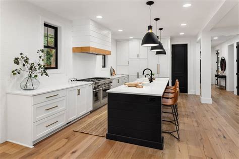 Wood Floors With White Kitchen Cabinets – Flooring Ideas