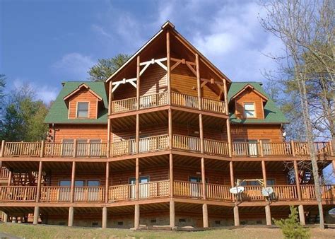 754475 Grand Log Home Sleeps 53 Close To Dollywood Cal