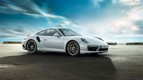 2024 Porsche 911 White - Berry Celinda