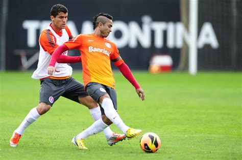 Ednei Do Inter Recebe Sondagem Da Chapecoense Para Atuar Na S Rie B