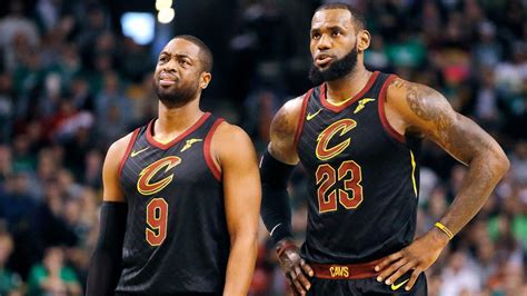 Nba 邁阿密熱火隊主場向德韋恩·韋德致敬，居然寫錯名字好友詹皇大表不滿！ Juksy 街星