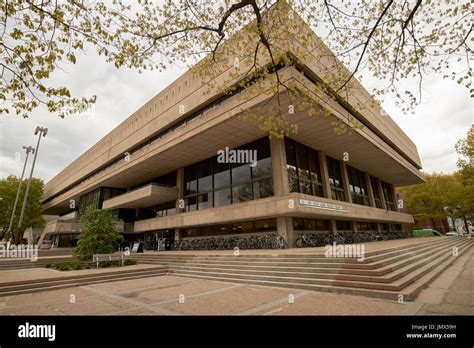 Mit Stratton Student Center Hi Res Stock Photography And Images Alamy