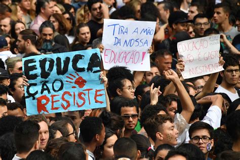 11 De Agosto A Juventude Quer Estudar Trabalhar E Viver Liberdade