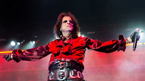 The Crazy Real Life Story Of Alice Cooper