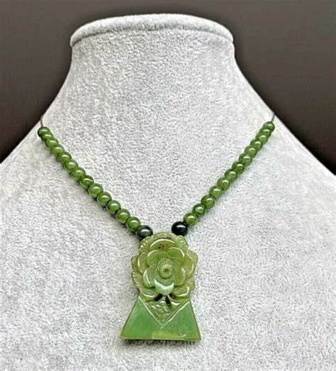 ART DECO CARVED Green Bakelite Flower Rose Geometric Pendant Choker