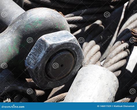 Heavy Duty Steel Wire Rope Sling Stock Image Image Of Ground Bolt