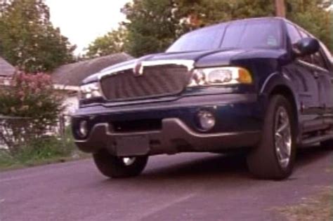 IMCDb Org 1998 Lincoln Navigator UN173 In Survival Of The Illest 2004