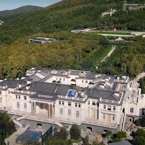 vladimir putin house black sea   putins alleged seaside