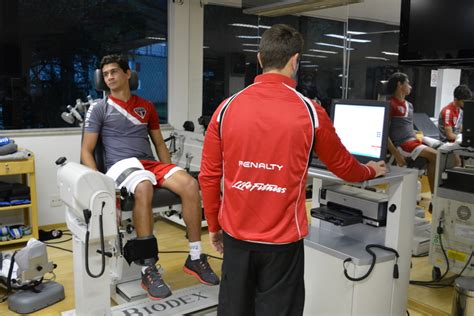 Ganso Treina No Campo E Faz Exerc Cios No Aparelho Isocin Tico Spfc