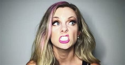 Nicole Arbour S Dear Fat People Video Costs Her Potential Job Director Huffpost Life