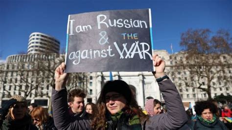 В Лондоне прошел марш солидарности с Украиной. Фото - BBC News Русская ...