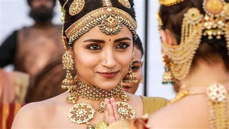 The Ponniyin Selvan Team Share An Epic Tribute Video To Trisha Krishnan