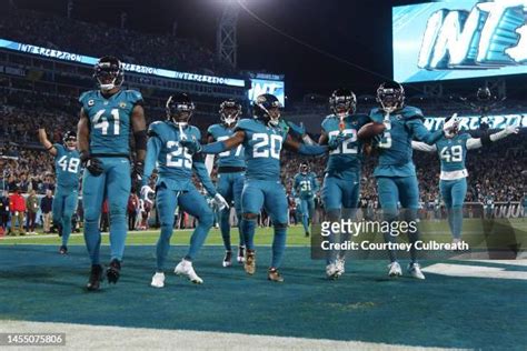 Jacksonville Jaguars Defense Photos and Premium High Res Pictures ...