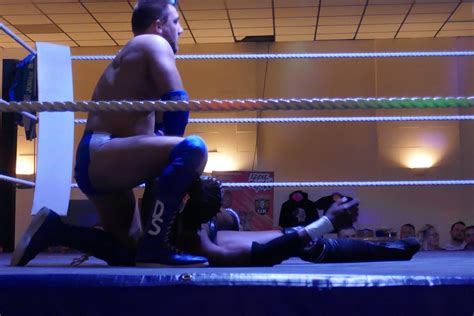 Dan Splash Vs Warren Banks South West Wrestling Glouceste Flickr