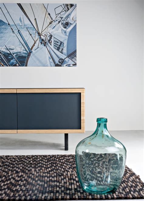 Sideboard aus massivem Holz mit Flügeltüren ANALOG By HOOKL und STOOL