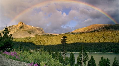 Imagenes Del Agua En La Naturaleza Imagen De Monta As Con Lago Y Arco Iris