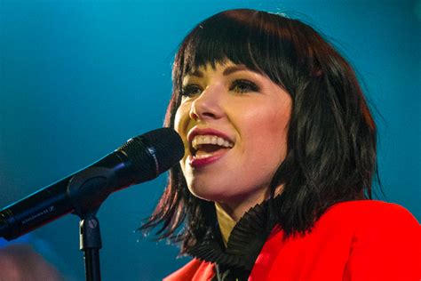 Carly Rae Jepsen Biography Wiki Height Age Net Worth