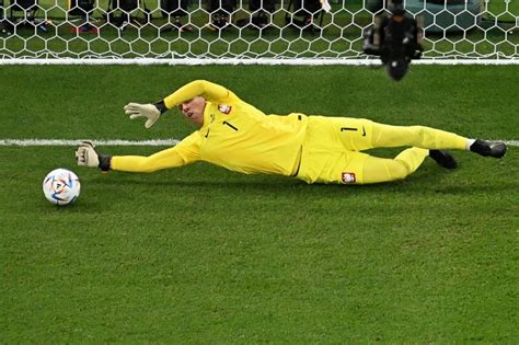 COPA DO MUNDO 2022 como se escreve o nome do goleiro da Polônia Veja