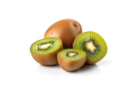 Kiwi Fresco Inteiro E Fatiado Isolado No Fundo Branco Foto Premium