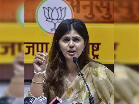 High Voltage Drama In Beed Pankaja Munde Suddenly Entered The Counting