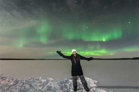 Rovaniemi tour fotográfico de caza de auroras boreales GetYourGuide