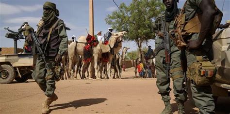 Au Mali Une Dizaine De Civils Tu S Dans Un Incident Impliquant Larm E