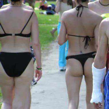 Franz Sische Br Nette Milf Masturbiert Und Squirtet Sex Am Strand Xhamster