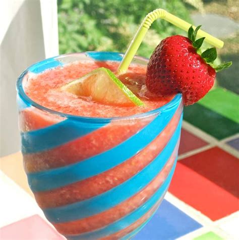 Summer Cocktail Recipe The Classic Frozen Strawberry Daiquiri Kitchn