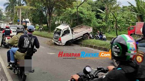 Kecelakaan Tunggal Mobil Bak Di Tasikmalaya Pengemudinya Luka Luka