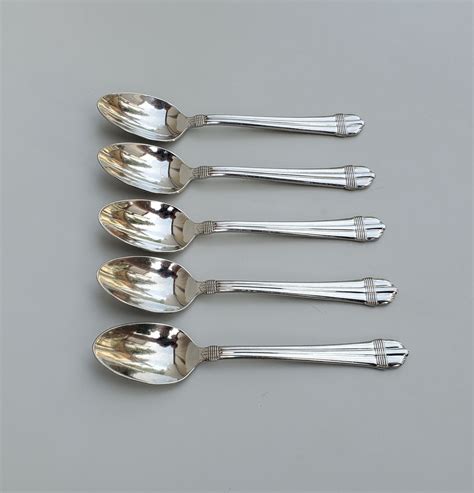 Hampton Silversmiths Odyssey Pattern Stainless Set Of Soup