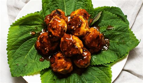 Crab And Pork Meatballs With Sweet And Spicy Sauce Tried And True Recipes