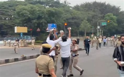 Bengaluru Congress Workers Stage Protest With Mugs Before Modis