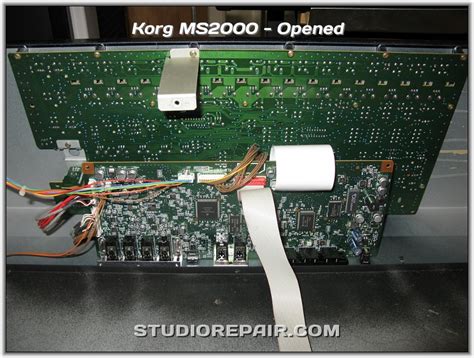 STUDIO REPAIR - Korg MS2000 - Opened