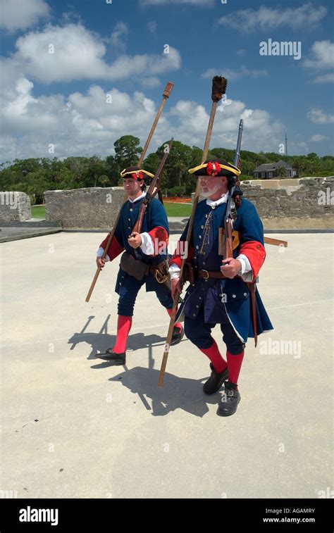 18th Century Spanish Military Uniform Hi Res Stock Photography And