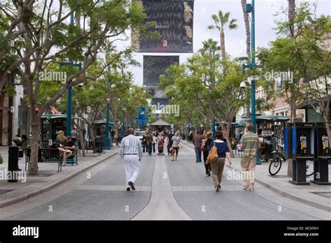 People walking and shopping on Third Street Promenade a pedestrian ...