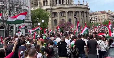 Proteste De Amploare La Budapesta Mpotriva Guvernului Condus De Viktor