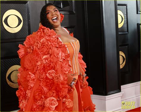 Lizzo Puts On A Floral Display For Grammys 2023 Red Carpet Photo
