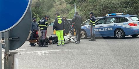 Messina Incidente In Viale Giostra Ferito Un Uomo Foto Gazzetta Del Sud