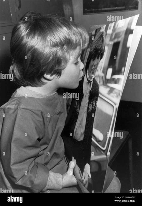 Prince Charles Kisses Princess Diana Fotografías E Imágenes De Alta