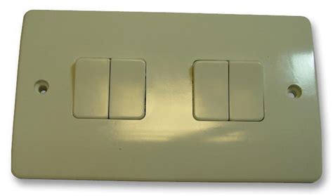 Mk Logic Plus 4 Gang 2 Way Light Switch 10ax White