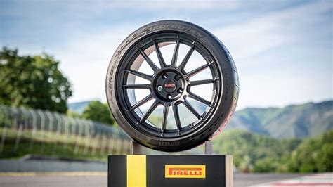 Pirelli P Zero Trofeo Rs The New Semi Slick Born On The Track Pirelli