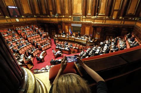 Taglio Dei Parlamentari C Il Quorum Per Il Referendum Trema La