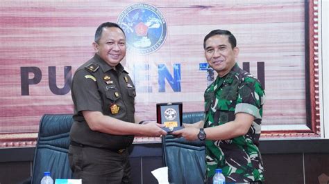 Kapuspen TNI Terima Kunjungan Kapuspenkum Kejaksaan Agung WEBSITE