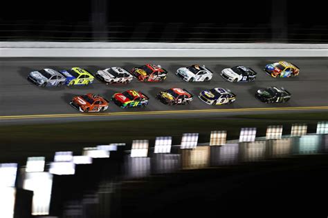 Austin Dillon Wins The Bluegreen Vacations Duel 2 At Daytona Kickin