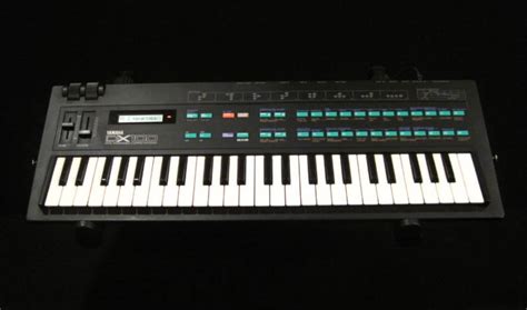 MATRIXSYNTH: Yamaha DX100 MIDI Keyboard synthesizer